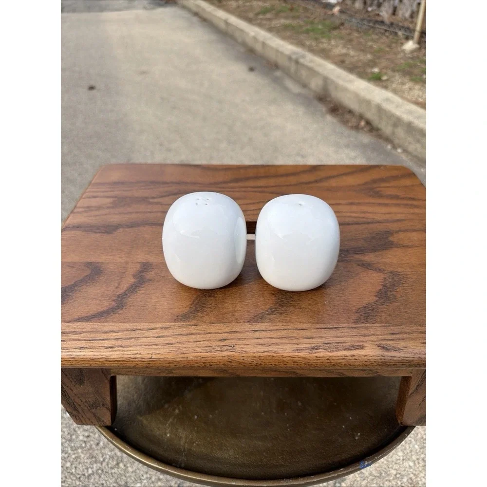 Rosenthal Germany White Porcelain Salt & Pepper Shakers Set‎